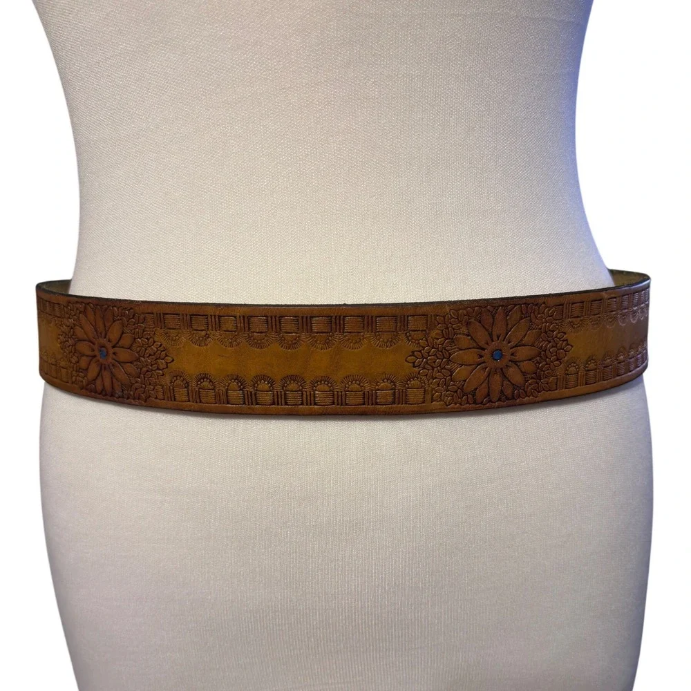 Y2K Vintage Tooled Leather Floral Belt  Brass‎ Buckle Boho Western Flower  36